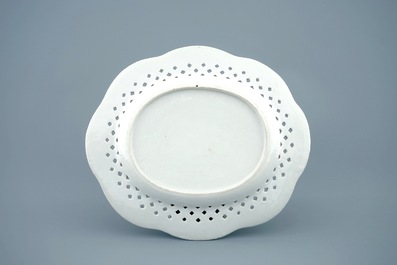 A Chinese blue and white pierced basket on stand, Qianlong, 18th C.