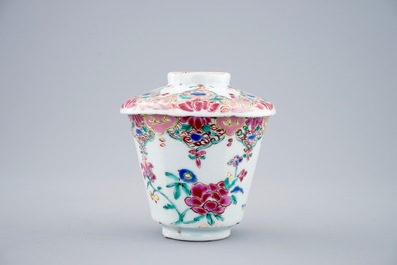 A Chinese famille rose hexagonal covered cup and saucer, Qianlong, 18th C.