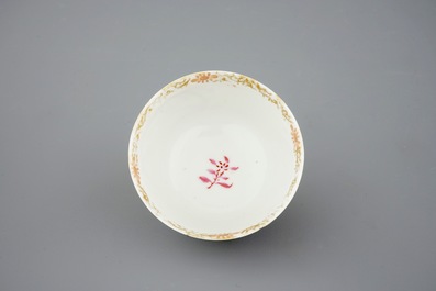 Une partie d'un service &agrave; th&eacute; en porcelaine de Chine famille rose et dor&eacute; de style Meissen, Qianlong, 18&egrave;me