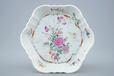 A Chinese famille rose teapot and cover on stand, Qianlong, 18th C.