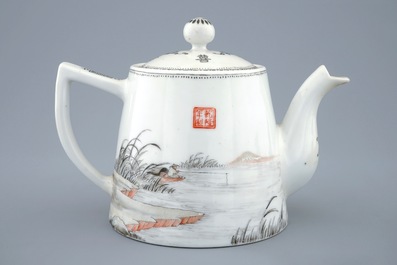 A fine Chinese famille rose teapot and cover with inset, Republic, 20th C.