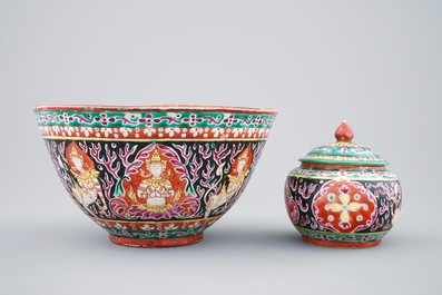 Un bol et un pot couvert en porcelaine de Chine de type Bencharong pour le march&eacute; thai, 19&egrave;me