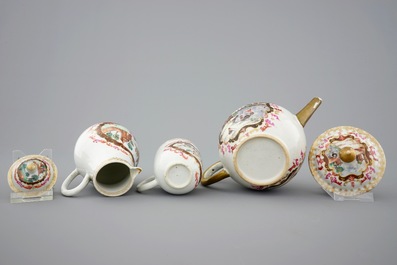 Une partie d'un service &agrave; th&eacute; en porcelaine de Chine famille rose et dor&eacute; de style Meissen, Qianlong, 18&egrave;me