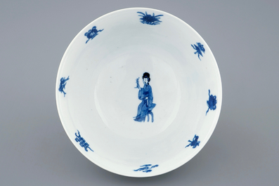 Un bol en porcelaine de Chine bleu et blanc, marque et p&eacute;riode de Kangxi