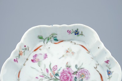 A Chinese famille rose teapot and cover on stand, Qianlong, 18th C.