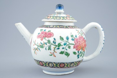 A clobbered Chinese famille rose teapot and cover, Qianlong, 18th C.
