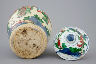 Een Chinese wucai dekselvaas, Transitie periode, 1620-1683