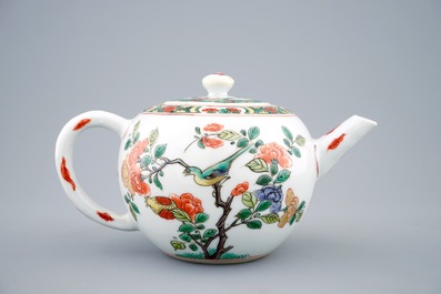 A Chinese famille verte teapot and cover, Kangxi