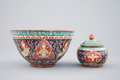Un bol et un pot couvert en porcelaine de Chine de type Bencharong pour le march&eacute; thai, 19&egrave;me