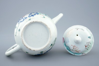 A Chinese famille rose teapot and cover with a fine landscape, Qianlong, 18th C.
