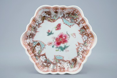 A Chinese famille rose teapot and cover on stand, Qianlong, 18th C.
