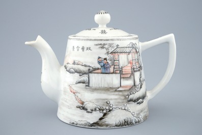 A fine Chinese famille rose teapot and cover with inset, Republic, 20th C.