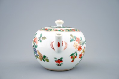 A Chinese famille verte teapot and cover, Kangxi