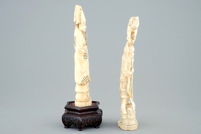 Twee Japanse ivoren okimono, Meiji, ca. 1900