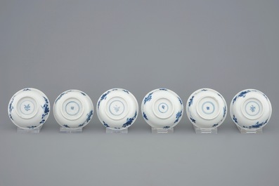 Een set van zes Chinese blauw-witte kop en schotels, Kangxi