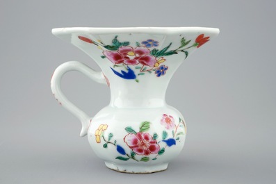 A Chinese famille rose spittoon, Yongzheng/Qianlong