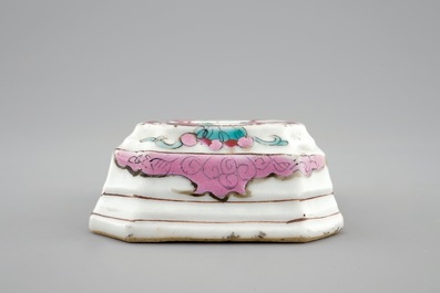 A Chinese famille rose export salt cellar, Qianlong, 18th C.
