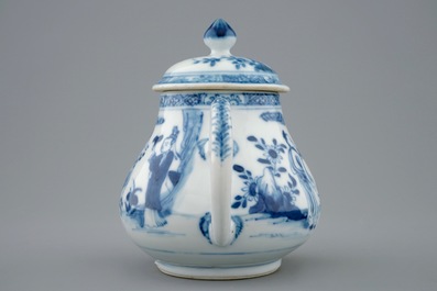 A Chinese blue and white teapot and cover, Yongzheng, 1723-1735