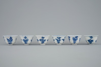 Een set van zes Chinese blauw-witte kop en schotels, Kangxi
