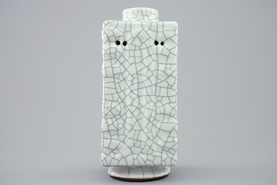 Un vase de forme cong en porcelaine &agrave; gla&ccedil;ure de type ge, Chine, 19/20&egrave;me