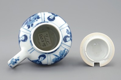 Een Chinees blauw-wit mosterdpotje met deksel, Kangxi