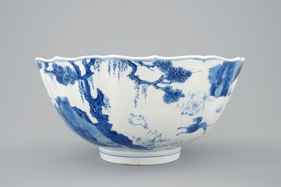 Un bol en porcelaine de Chine bleu et blanc &agrave; d&eacute;cor de cavaliers, Kangxi