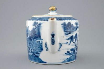 A Chinese blue and white teapot and cover, Qianlong, 18th C.