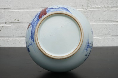 A Chinese blue and underglaze red bottle vase with cranes, 19/20th C.