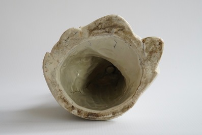 Een Chinese blanc de Chine Guanyin met reli&euml;fmerk, 18e eeuw