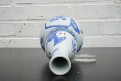 A Chinese blue and white double gourd vase, Kangxi