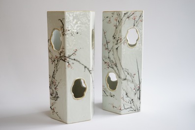 A pair of Chinese porcelain qianjiang cai calligraphy hat stands, 19/20th C.