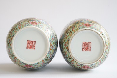 A pair of fine Chinese famille rose vases and covers with quails, Republic, 20th C.