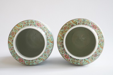 A pair of fine Chinese famille rose vases and covers with quails, Republic, 20th C.