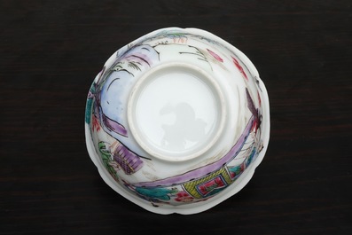 Een Chinese famille rose kop en schotel met decor van de visvangst, Yongzheng, 1723-1735