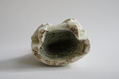 Een Chinese blanc de Chine Dehua figuur van dichter Li Bai, 18e eeuw