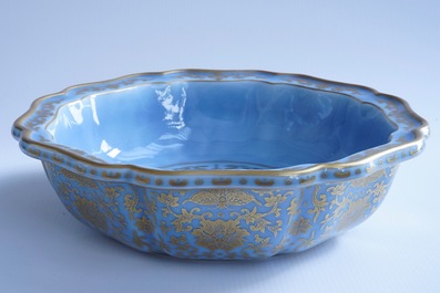 A Chinese lavender blue and gilt octafoil lobed bowl in box, Qianlong mark, 20th C.