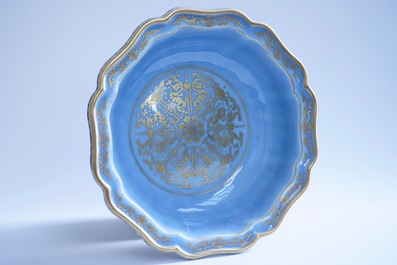 A Chinese lavender blue and gilt octafoil lobed bowl in box, Qianlong mark, 20th C.