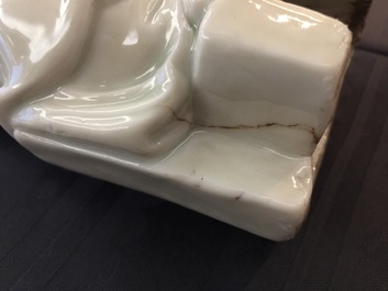 Een Chinese blanc de Chine Dehua figuur van dichter Li Bai, 18e eeuw