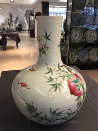 A fine Chinese famille rose tianqiuping "Nine peaches" vase, Guangxu mark, 19/20th C.