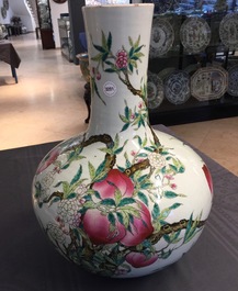 A fine Chinese famille rose tianqiuping "Nine peaches" vase, Guangxu mark, 19/20th C.