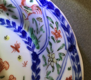 Een lot van 6 Chinese famille verte koppen en 7 schotels met decor van hanen, Kangxi