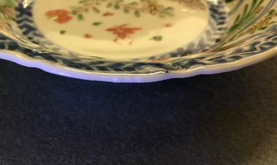 Een lot van 6 Chinese famille verte koppen en 7 schotels met decor van hanen, Kangxi