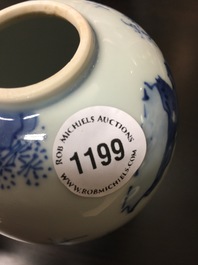 Un vase en porcelaine de Chine bleu et blanc, Kangxi