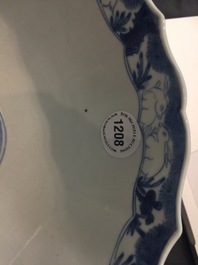 Un bol en porcelaine de Chine bleu et blanc &agrave; d&eacute;cor de cavaliers, Kangxi