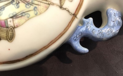 A fine small Chinese famille rose moon flask, early 19th C.