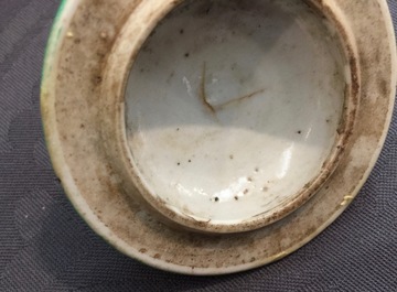Un bol et un pot couvert en porcelaine de Chine de type Bencharong pour le march&eacute; thai, 19&egrave;me