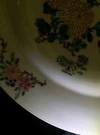 A fine Chinese famille rose butterfly plate, Yongzheng, 1723-1735