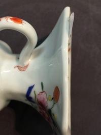 A Chinese famille rose spittoon, Yongzheng/Qianlong