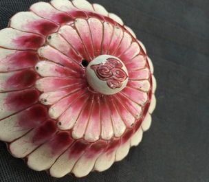 A Chinese famille rose teapot and cover, Yongzheng, 1723-1735