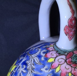 A Chinese famille rose teapot and cover, Yongzheng, 1723-1735